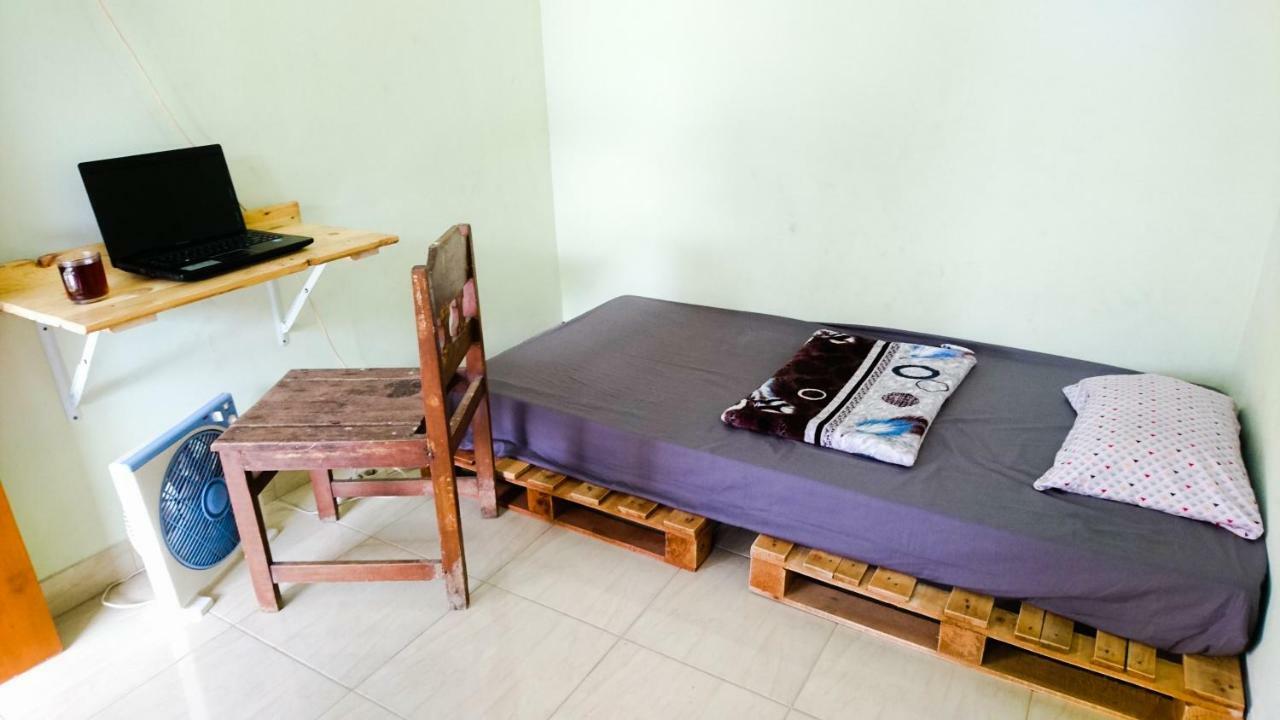 Srikaloka 12 Kostel - For Female And Couple Apartment ยอกยาการ์ตา ภายนอก รูปภาพ